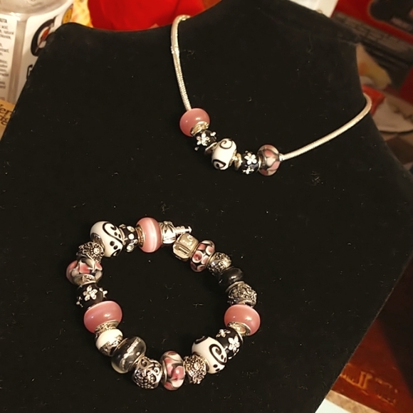 N/A Jewelry - Woman's necklace and matching bracelet